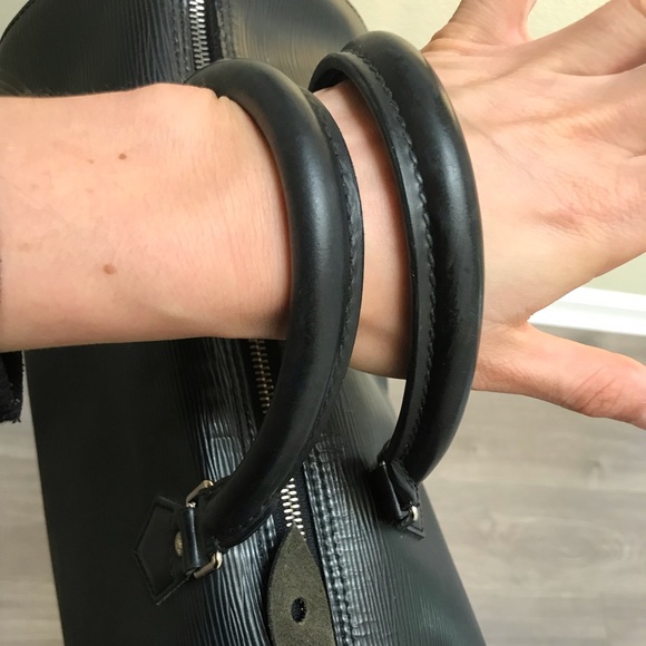 *SOLD* Louis Vuitton Speedy Epi Black 35 - Picture 7 of 8